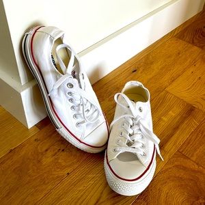 White Original Converse VGUC. Womens 8.5, Mens 6.5